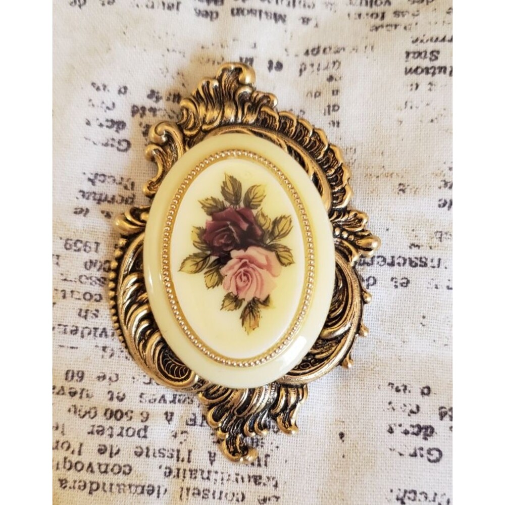 Classy Gold Tone Vintage Lucite Brooch/Pin - Pink & Purple Flower Bouquet Cameo
